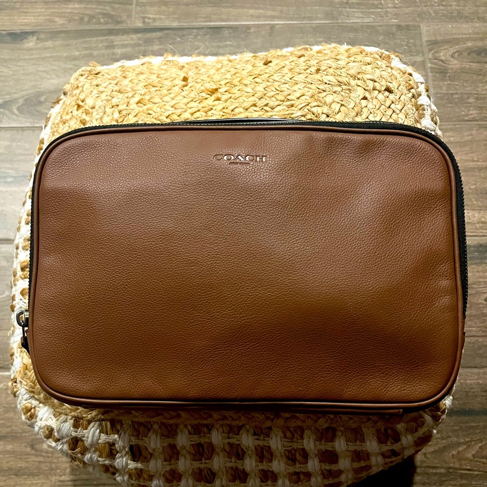 Coach Tan Leather Men's Large Zip Around Wallet/Credit Card Case